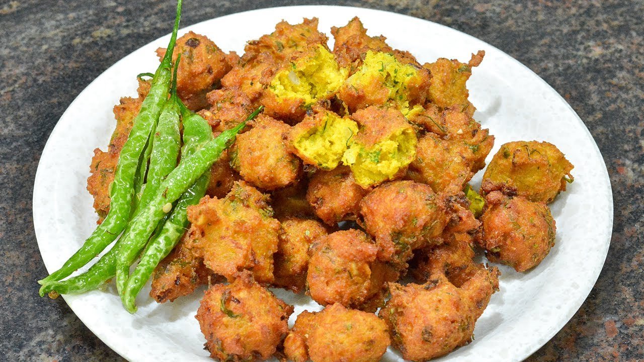 Mix lentils pakoda