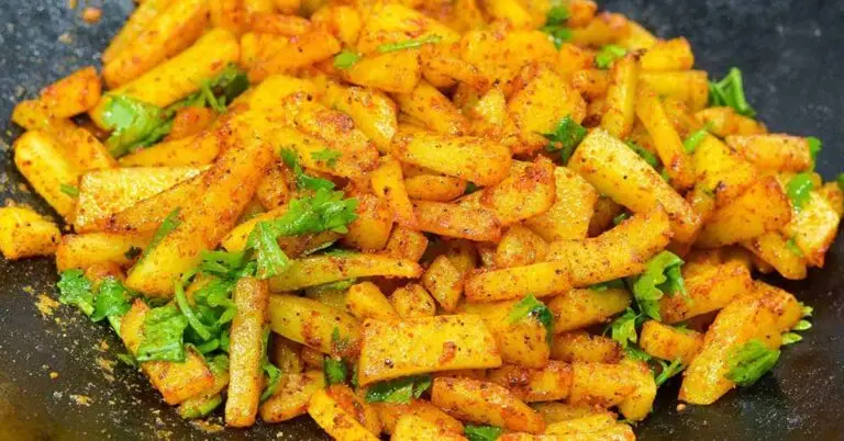 Easy Tawa Aloo Fry: Spicy Potato Side Dish Recipe