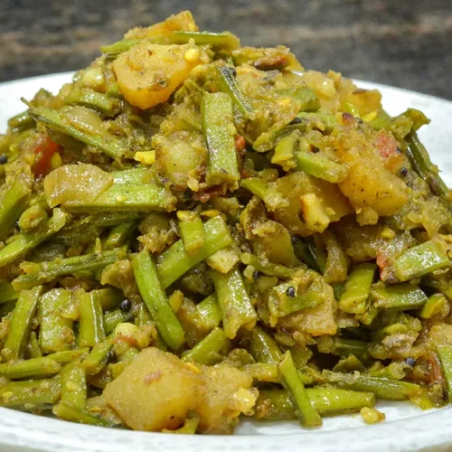 Gavari Batata Bhaji Recipe: Spicy Cluster Beans with Thecha