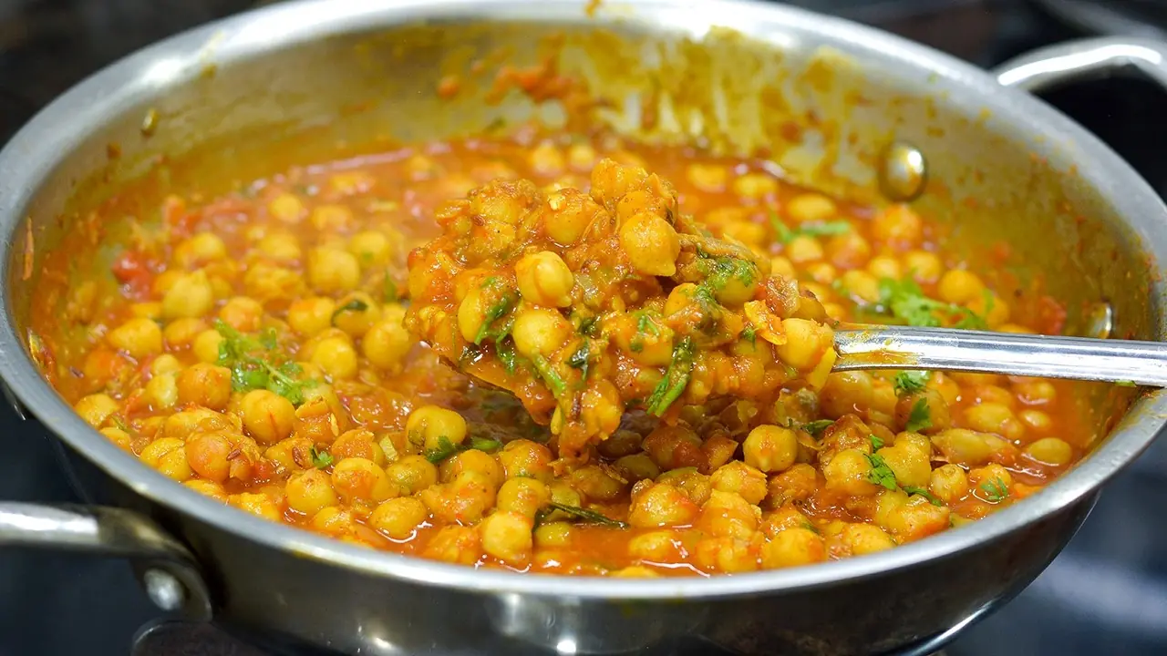 Quick And Easy Kabuli Chana Recipe