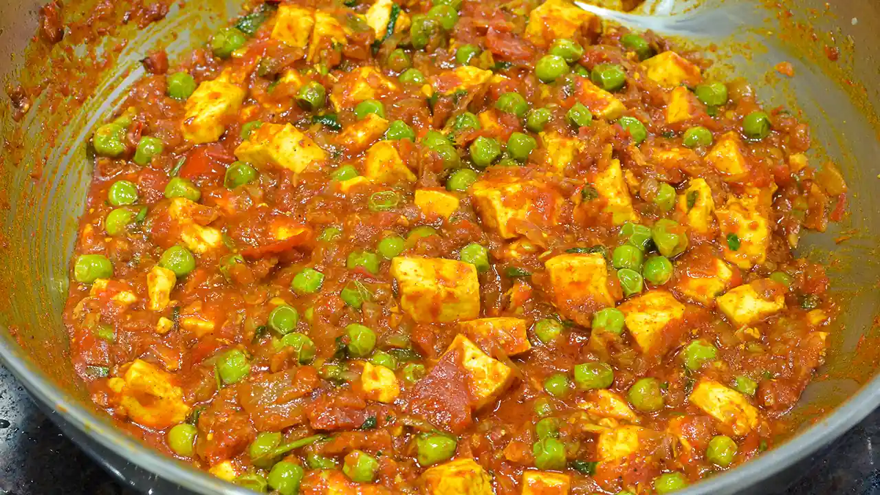 Spicy Maharashtrian Matar Paneer Recipe