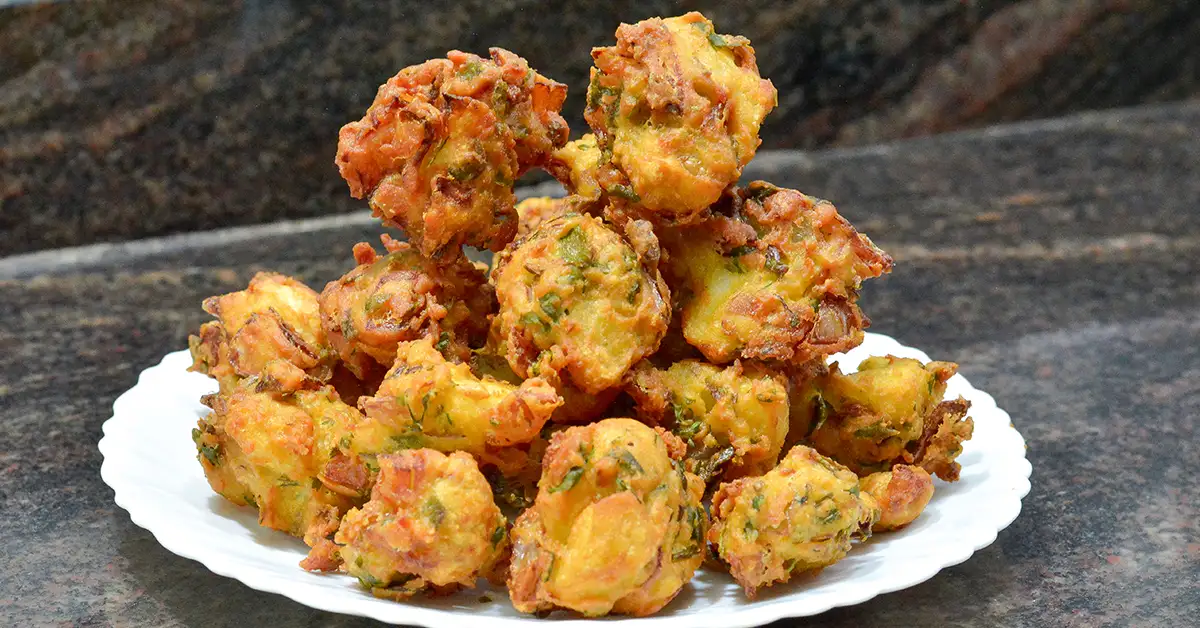 Crispy Boiled Aloo Pakoda Recipe