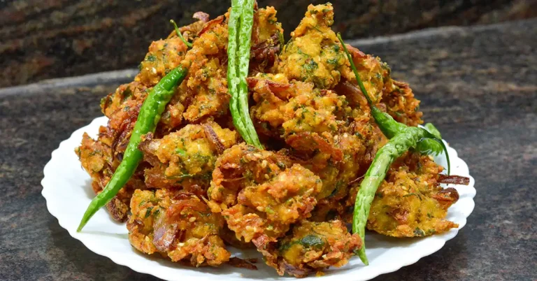 Crispy Moong Dal Poha Pakoda