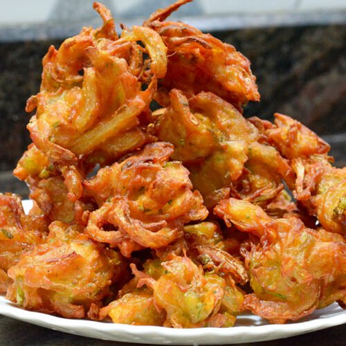 Onion Chilli Pakoda Recipe