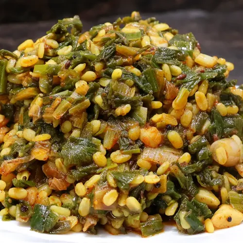 Spring Onion Moong Dal Recipe